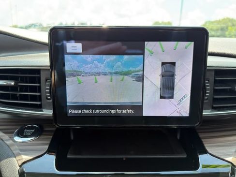 Used 2022 Ford Explorer Limited w/ Hybrid Equipment Group 310A RWD image 29