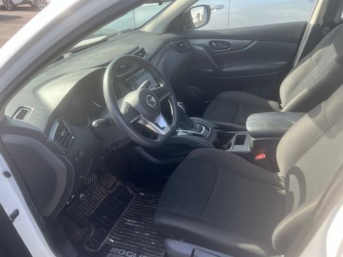 Used 2019 Nissan Rogue Sport S FWD image 6