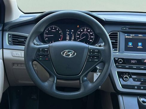 Used 2017 Hyundai Sonata SE FWD image 18