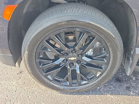 Used 2022 Chevrolet Suburban RST w/ Luxury Package AWD/4WD image 17