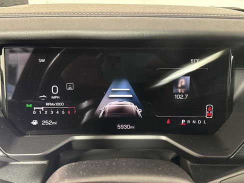 New 2025 GMC Acadia Elevation image 17