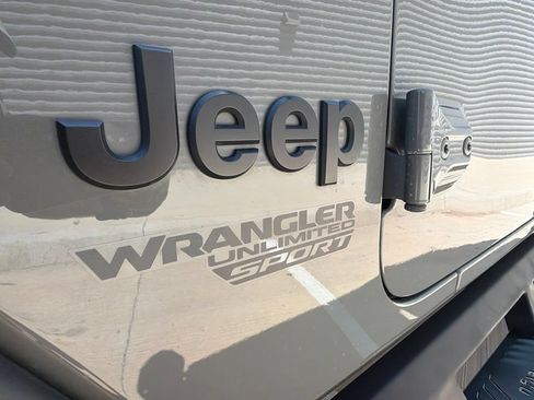 Used 2021 Jeep Wrangler Unlimited Sport AWD/4WD image 11