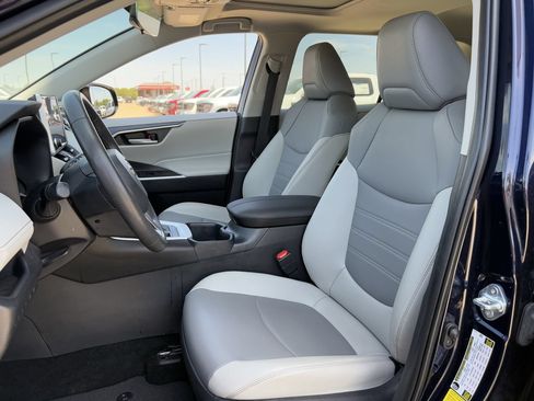 Used 2025 Toyota RAV4 XLE Premium FWD image 26