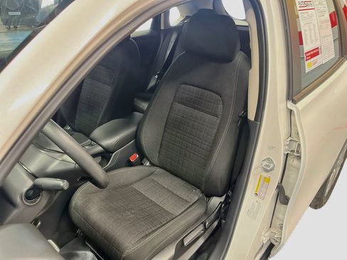 Used 2025 Honda HR-V LX image 18