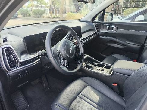 Certified 2025 Kia Sorento S w/ Panoramic Sunroof Package FWD image 39