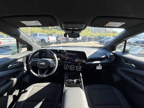 New 2025 Chevrolet Blazer EV LT image 23