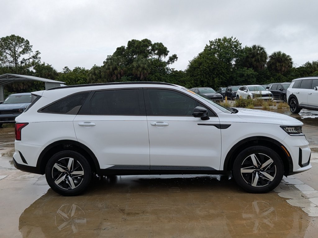 Certified 2023 Kia Sorento EX FWD image 10
