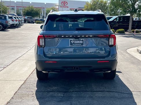 New 2026 Ford Explorer Active RWD image 6