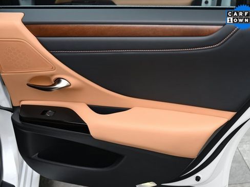 Used 2025 Lexus ES 300h w/ Premium Package image 20