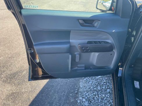 New 2025 Ford Maverick Lariat w/ Black Appearance Package image 8