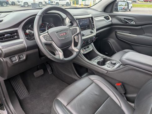 Used 2023 GMC Acadia SLT w/ Preferred Package AWD/4WD image 9