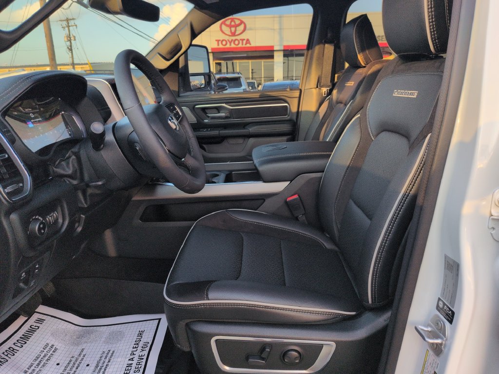 Used 2026 RAM 1500 Laramie AWD/4WD image 9