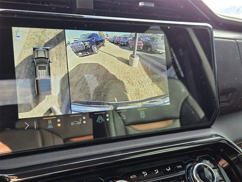 Used 2023 GMC Sierra 1500 AT4 w/ Technology Package image 10