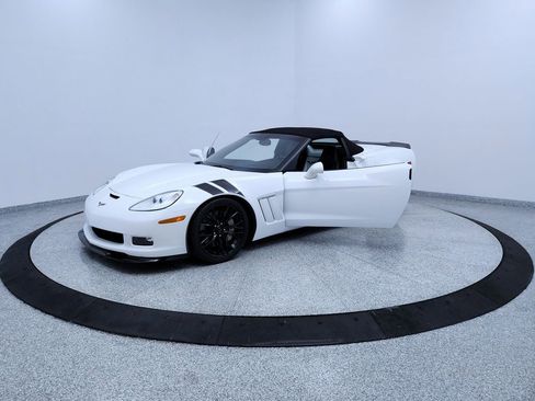 Used 2010 Chevrolet Corvette Grand Sport w/ Preferred Equipment Group image 9