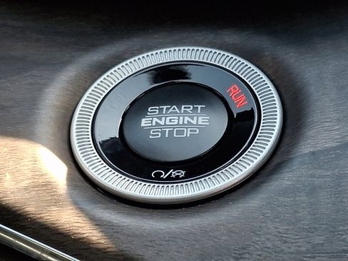 Certified 2025 Jeep Grand Cherokee Overland w/ Adv Protech Group III AWD/4WD image 24