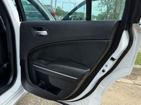 Used 2020 Dodge Charger SXT w/ Leather Interior Group RWD image 16