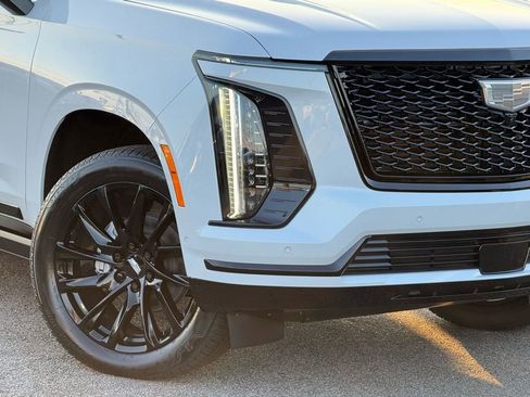 New 2026 Cadillac Escalade ESV Sport w/ LPO, ONYX Package image 11