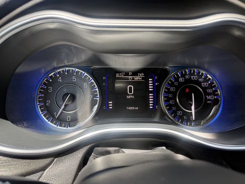 Used 2015 Chrysler 200 Limited FWD image 16