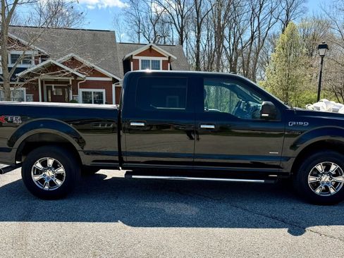 Used 2017 Ford F150 XLT w/ Equipment Group 302A Luxury AWD/4WD image 4