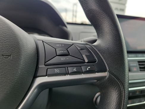 Used 2025 Nissan Altima 2.5 SV FWD image 20