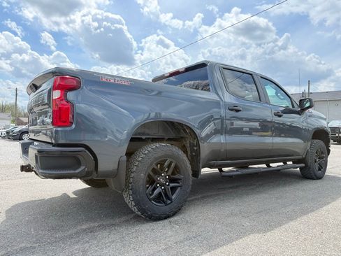 Used 2019 Chevrolet Silverado 1500 Custom Trail Boss w/ Custom Convenience Package AWD/4WD image 8