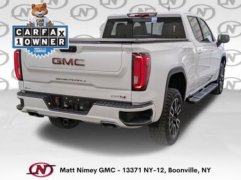 Used 2024 GMC Sierra 1500 AT4 w/ Technology Package AWD/4WD image 4