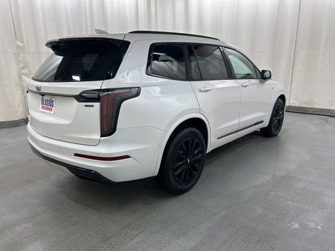 Used 2024 Cadillac XT6 Sport w/ LPO, ONYX Package image 6