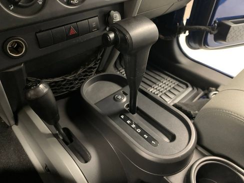 Used 2009 Jeep Wrangler Unlimited Sahara AWD/4WD image 20
