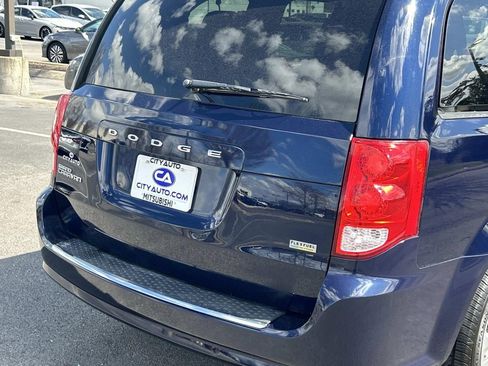 Used 2016 Dodge Grand Caravan SE w/ Quick Order Package 29E SE image 12
