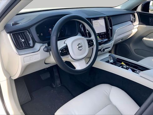 Used 2025 Volvo XC60 B5 Plus w/ Protection Package Premier AWD/4WD image 18