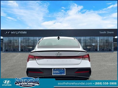 Certified 2025 Hyundai Elantra Sport FWD image 7