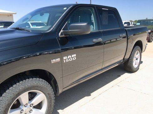 Used 2017 RAM 1500 Classic SLT image 8