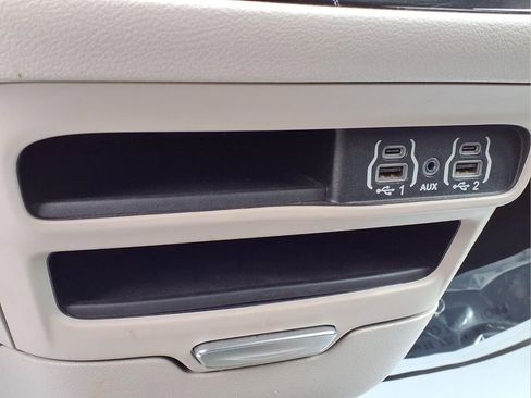Used 2023 Chrysler Voyager LX FWD image 13