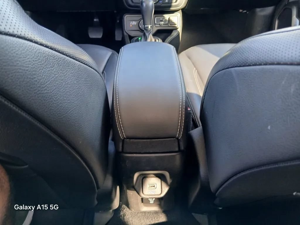 Used 2020 Jeep Renegade Limited w/ LED Lighting Group AWD/4WD image 20