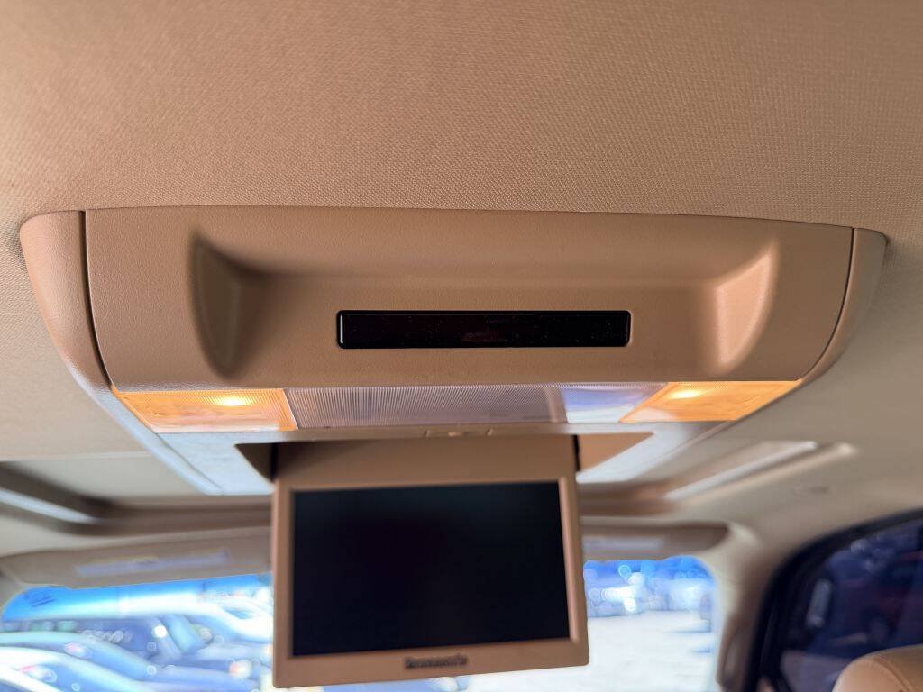 Used 2014 Cadillac Escalade Luxury RWD image 9