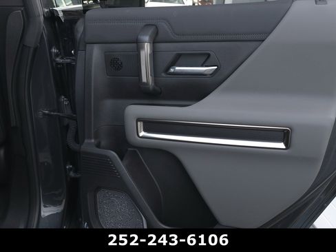 Used 2025 GMC Hummer EV 3X AWD/4WD image 41