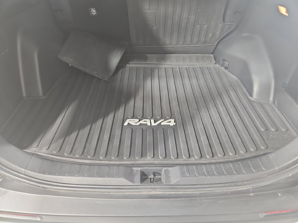 Used 2020 Toyota RAV4 XLE w/ Convenience Package AWD/4WD image 23