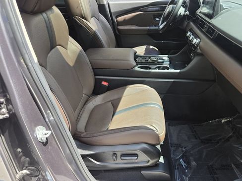 Used 2023 Honda Pilot Elite image 19