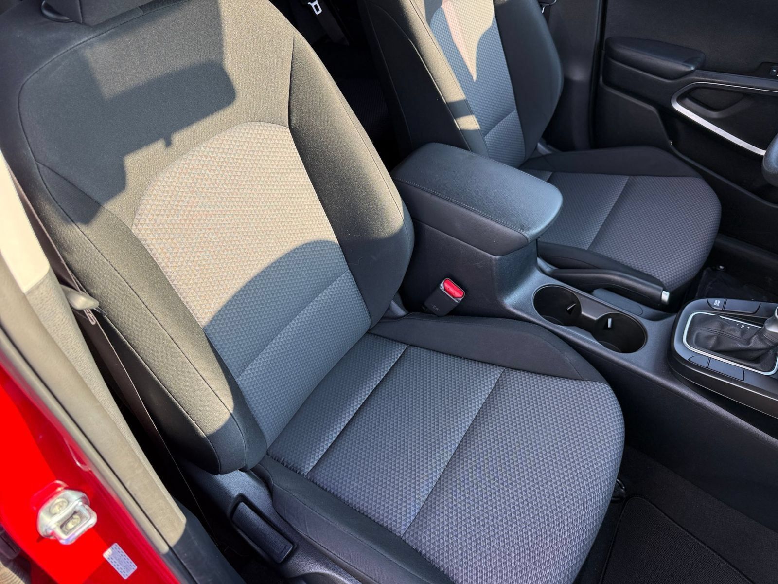 Used 2025 Kia Soul LX w/ LX Technology Package FWD image 33