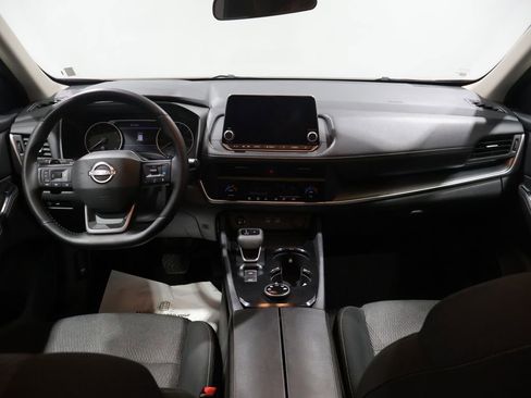 Used 2025 Nissan Rogue SV AWD/4WD image 16