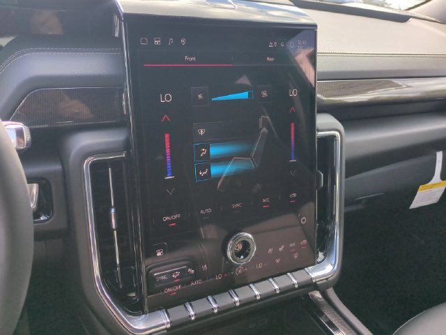 New 2026 GMC Yukon XL Elevation w/ Elevation Premium Package AWD/4WD image 23