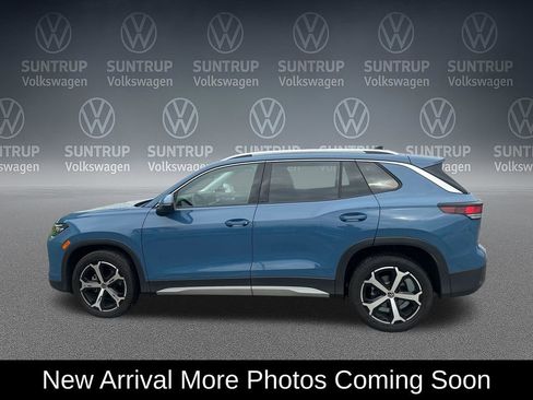Used 2025 Volkswagen Tiguan SE FWD image 3