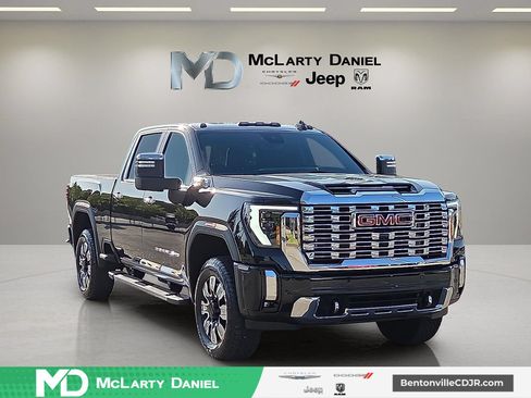Used 2025 GMC Sierra 2500 Denali w/ Technology Package AWD/4WD image 1