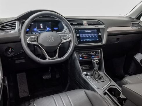 Used 2023 Volkswagen Tiguan SE FWD image 7