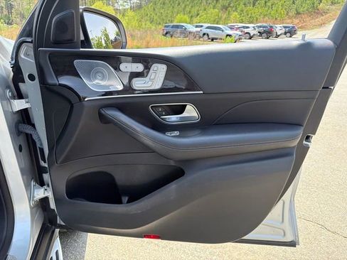 Used 2021 Mercedes-Benz GLS 450 4MATIC image 14