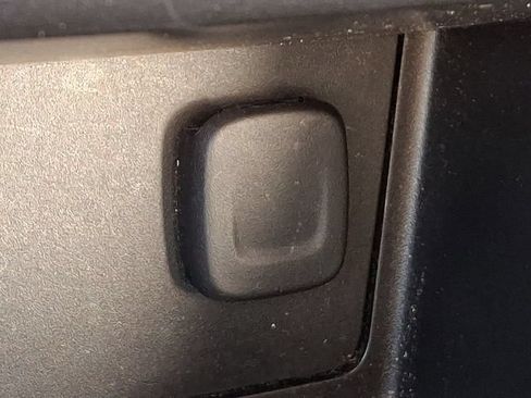 Used 2022 Chevrolet Colorado Z71 AWD/4WD image 19