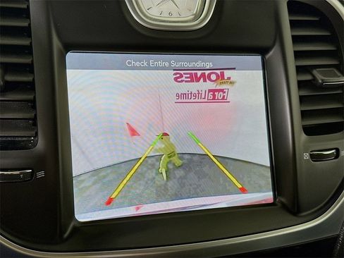 Used 2016 Chrysler 300 Limited image 5