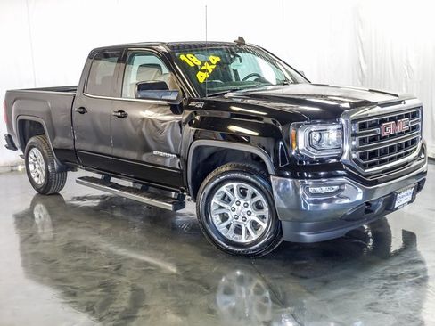 Used 2018 GMC Sierra 1500 SLE w/ SLE Value Package image 2