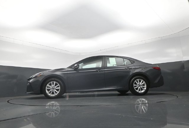 Used 2025 Toyota Camry LE FWD image 32