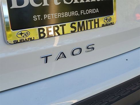 New 2026 Volkswagen Taos SE image 5